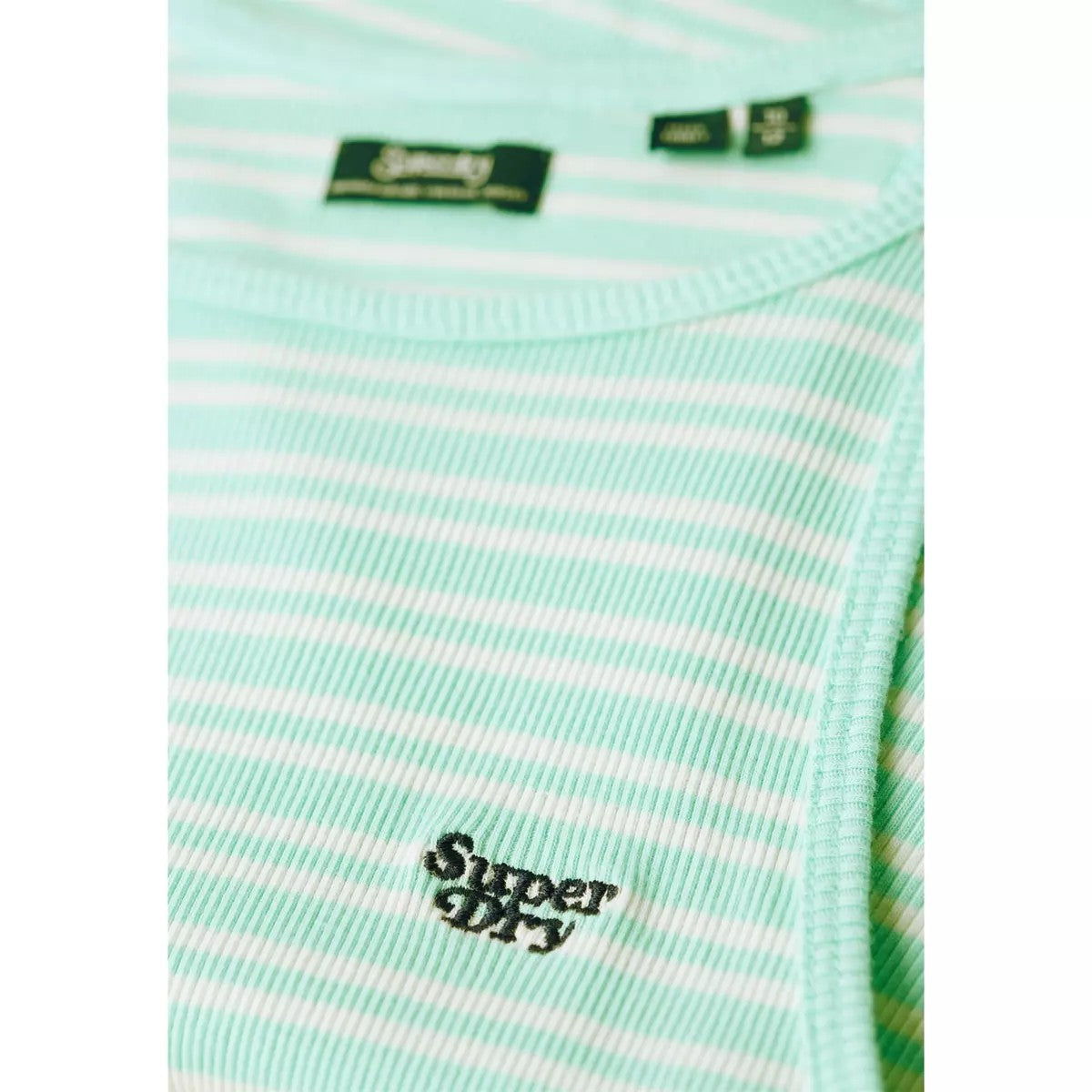 Superdry triibuline topp