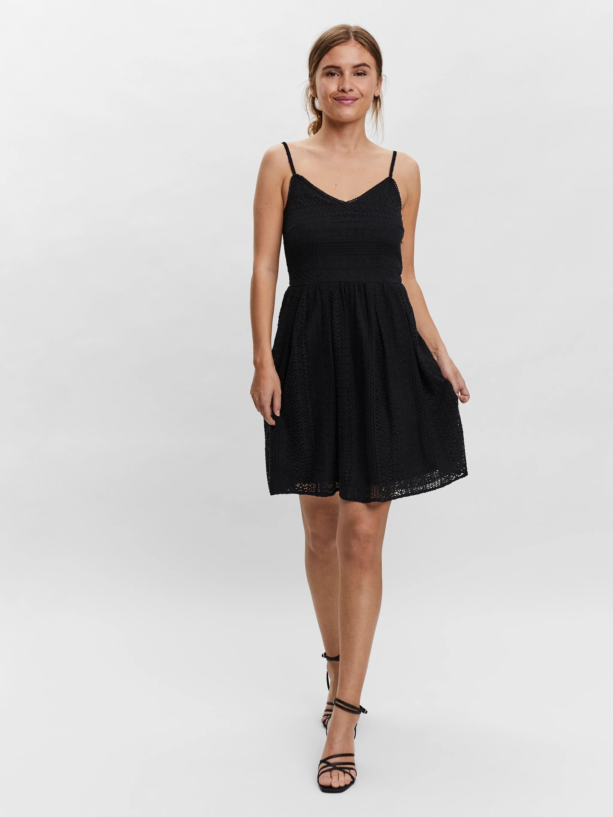 Vero Moda must kleit